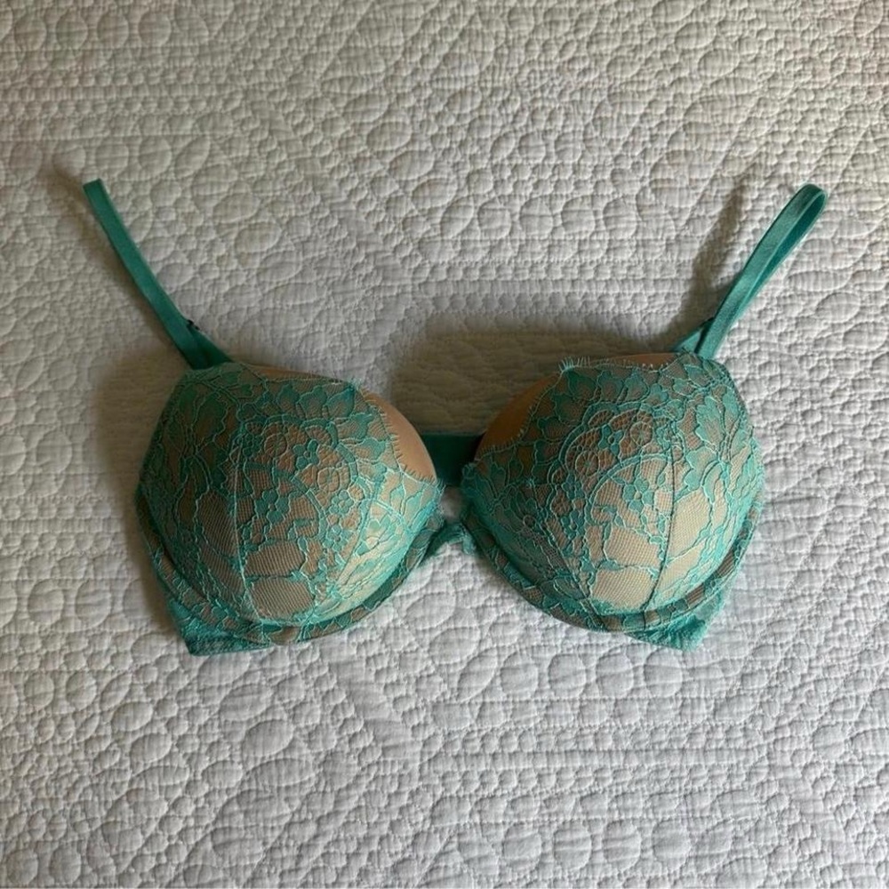 Victoria’s Secret Dream Angels Lined Demi Bra Teal Green Floral Lace Bra 32D